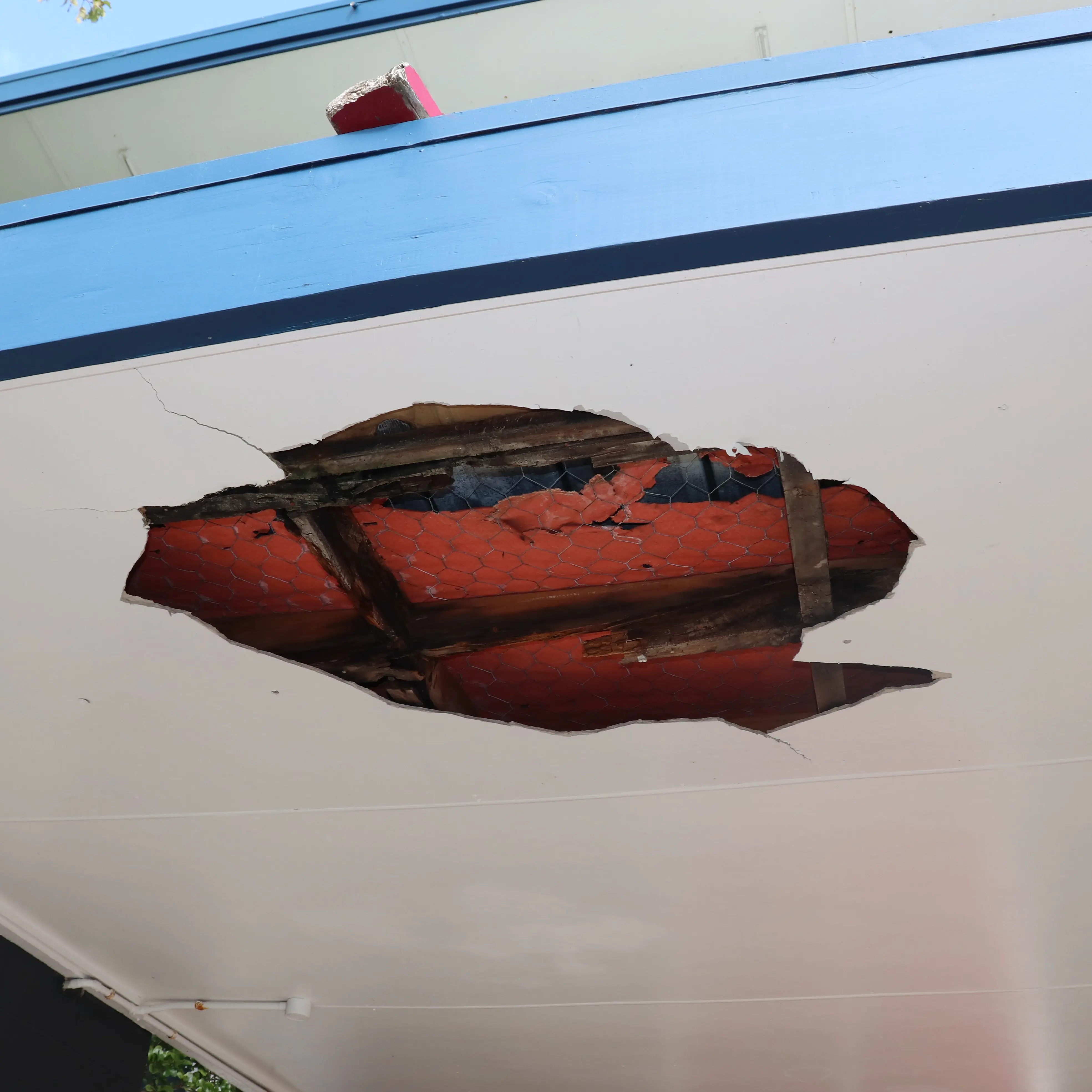 Poor maintenance and facility conditions in Naenae College classrooms